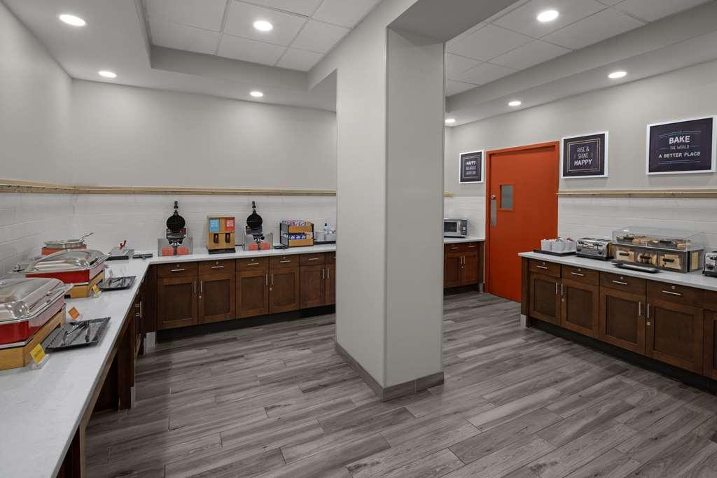 Hampton Inn Cleveland-Downtown Restoran gambar